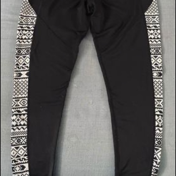 1XL Adidas Climawarm Black Leggings - Picture 2 of 3